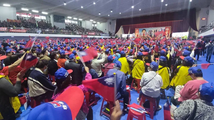 徐榛蔚舉辦造勢活動受到支持者熱烈歡迎。王文傑攝