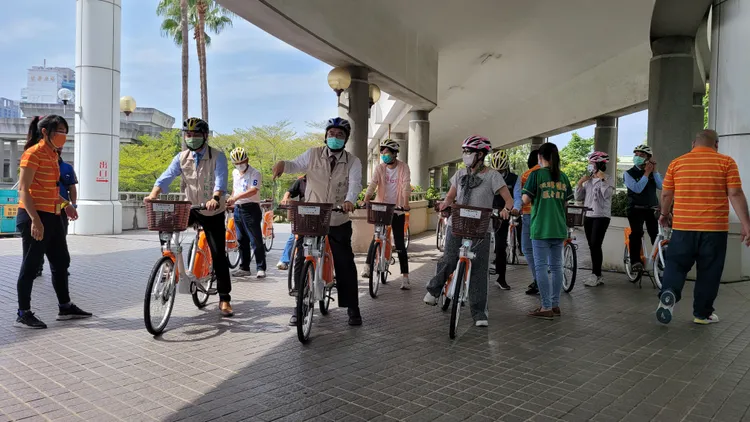 黃偉哲試騎。劉榮輝攝