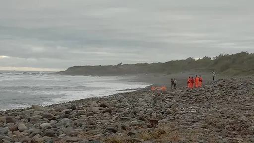 都蘭海灘發現1男浮屍 疑遭大浪捲走!另有1男失蹤警擴大搜索