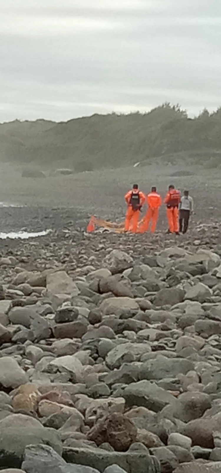 台東都蘭觀海平台發現一具男性浮屍。翻攝自臉書社團《台東臉書災害通報》