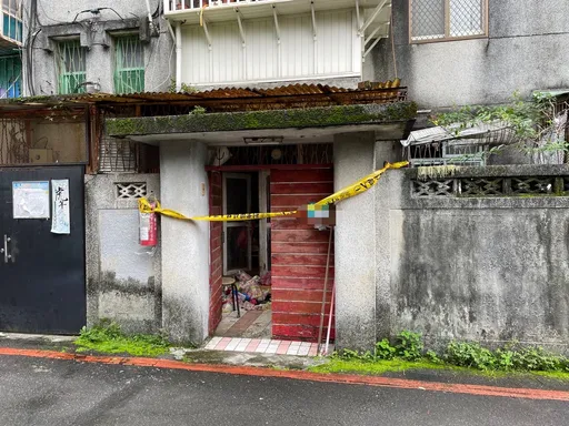 新店里長探望獨居婦聞惡臭　破門驚見臥床死亡多日僅3愛貓陪伴