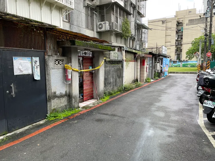 警方進入屋內，無人照顧的2隻貓立即逃出，初步排出有他殺嫌疑。警方提供