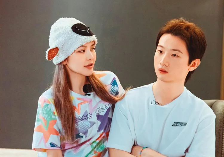 周揚青曾與富二代羅昊短暫交往過。翻攝《女兒們的戀愛4》微博