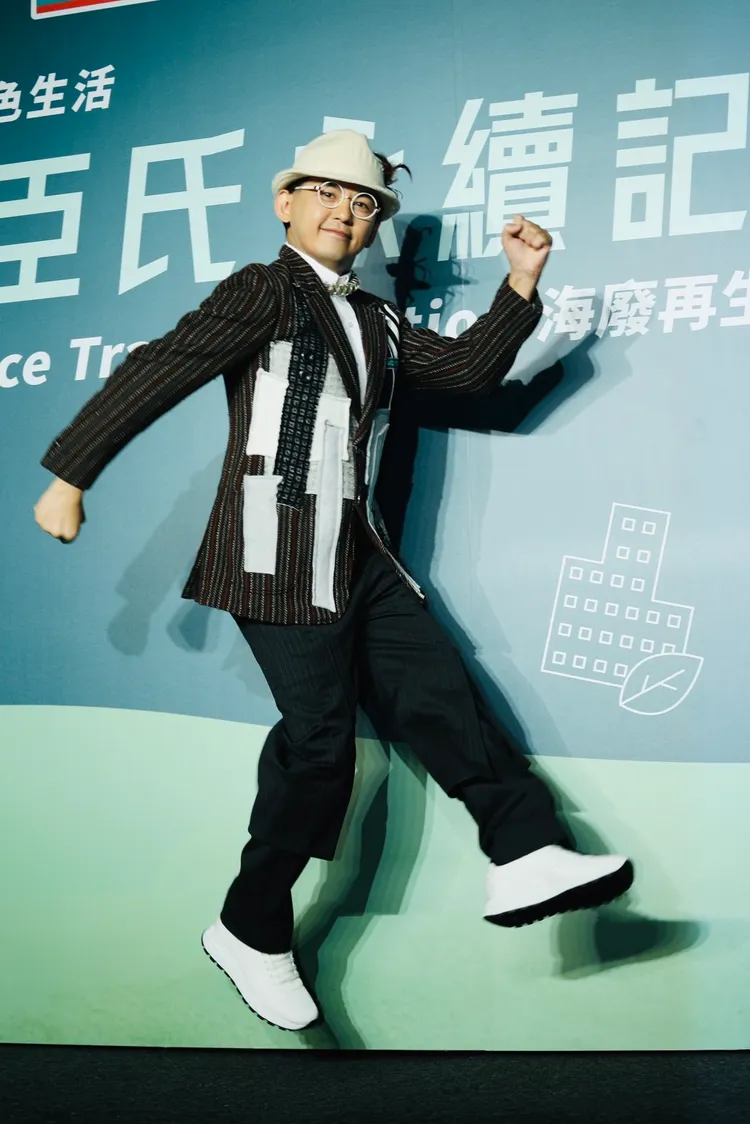 黃子佼期待尾牙拱長官們捐出來、加碼。陳明中攝