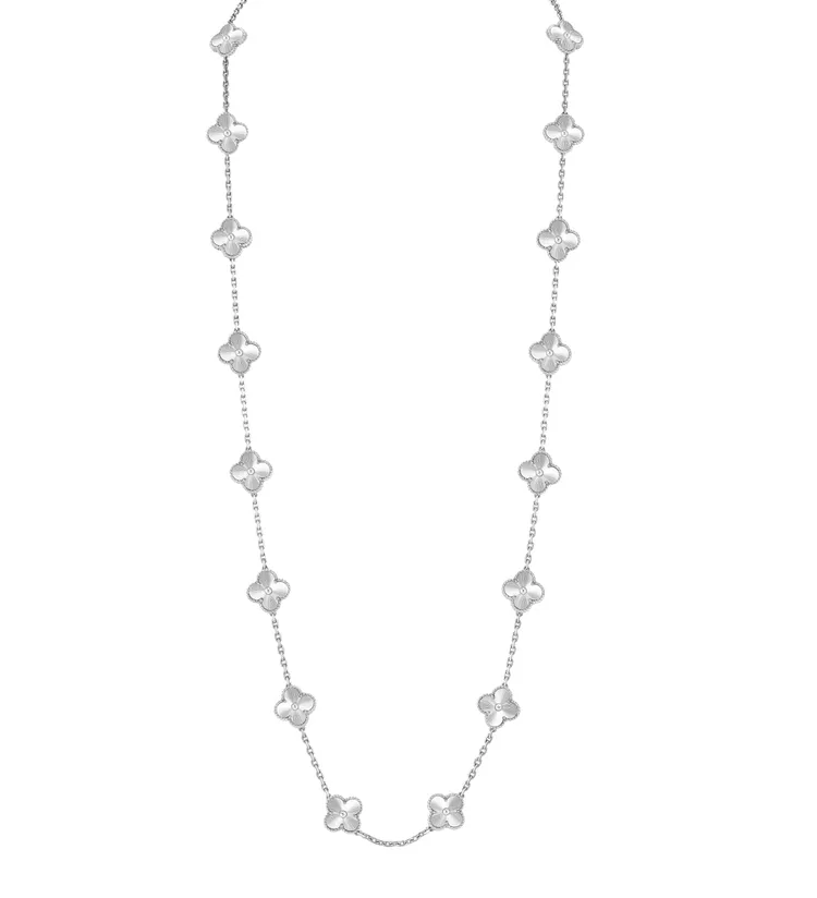 Vintage Alhambra 18K白金長鍊，20枚4葉圖騰，約72萬5000元。品牌提供