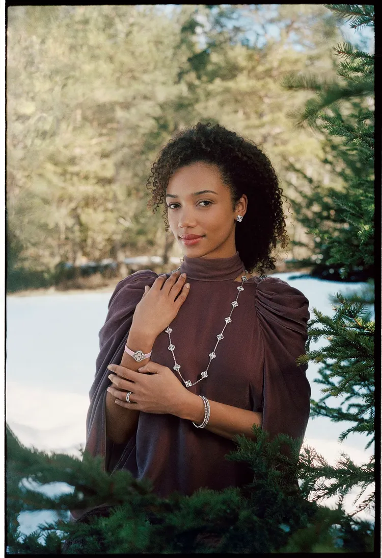 梵克雅寶將於11月15日至26日，於台北101購物中心呈獻以Alhambra系列4葉標誌為主題的造景。品牌提供