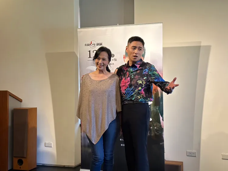 鄭人碩（右）和黃采儀在片中激情演出。蔡依庭攝