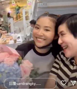 吳君如（右）號召親友到場支持女兒Jillian的舞台劇。翻攝吳君如IG