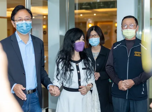張善政投票有老婆、主席陪　相信努力有被看到、期待今天投票結果