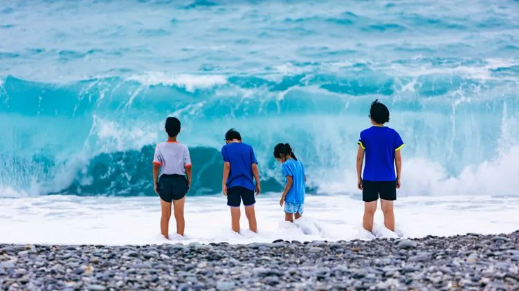 台東蘭嶼、綠島傍晚至深夜恐飆5米以上長浪。資料畫面