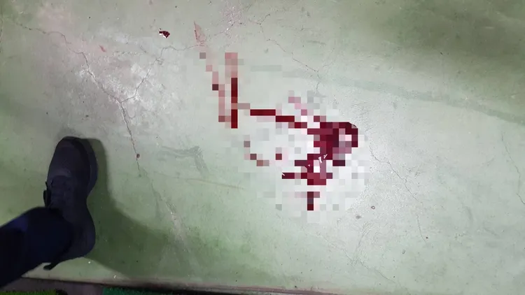 現場血跡斑斑。翻攝畫面