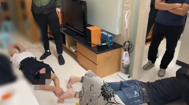 警方前往曾少住處，將其壓制逮捕。警方提供