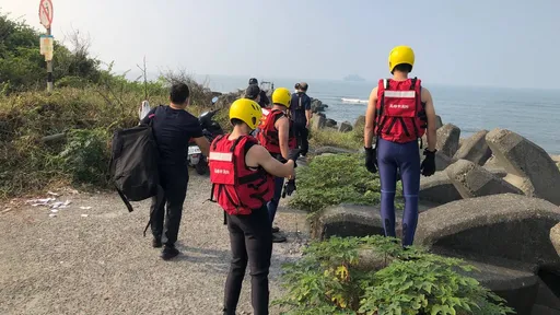 援中港軍管區驚見男浮屍 一張卡辨身份!警通知家屬指認