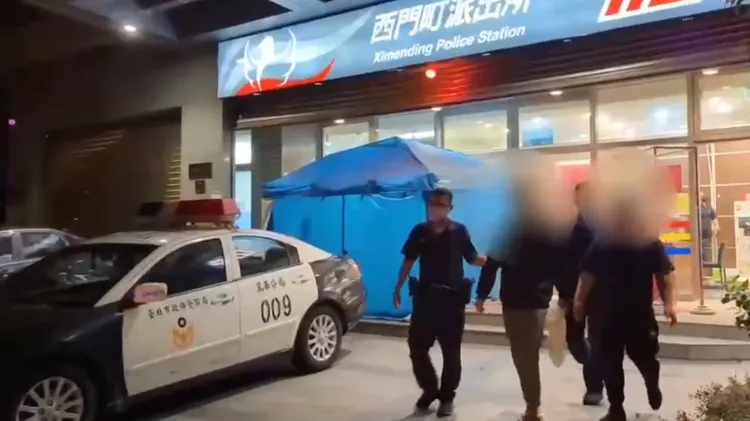 警方逮捕詐騙集團成員。翻攝畫面