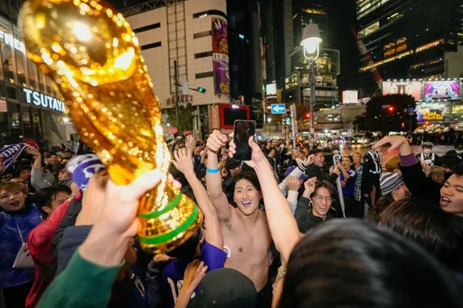 日本逆轉勝德國 東京球迷嗨翻