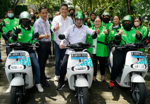 不只鴻海電動巴士！Gogoro也於印尼G20亮相　獲官方指定二輪接駁運具