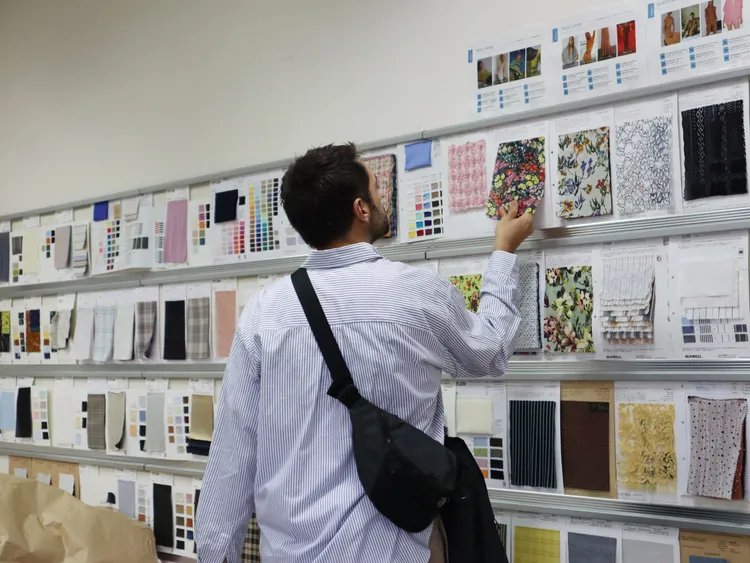 Massimo Giorgetti昨逛永樂市場。品牌提供