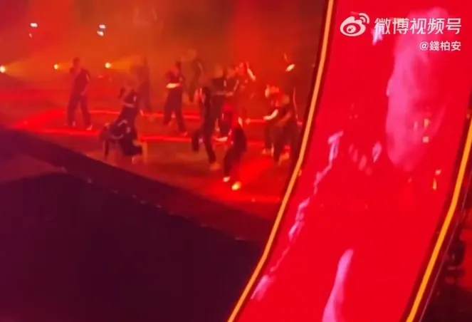 羅志祥慶幸有用手撐住。翻攝自羅志祥臉書