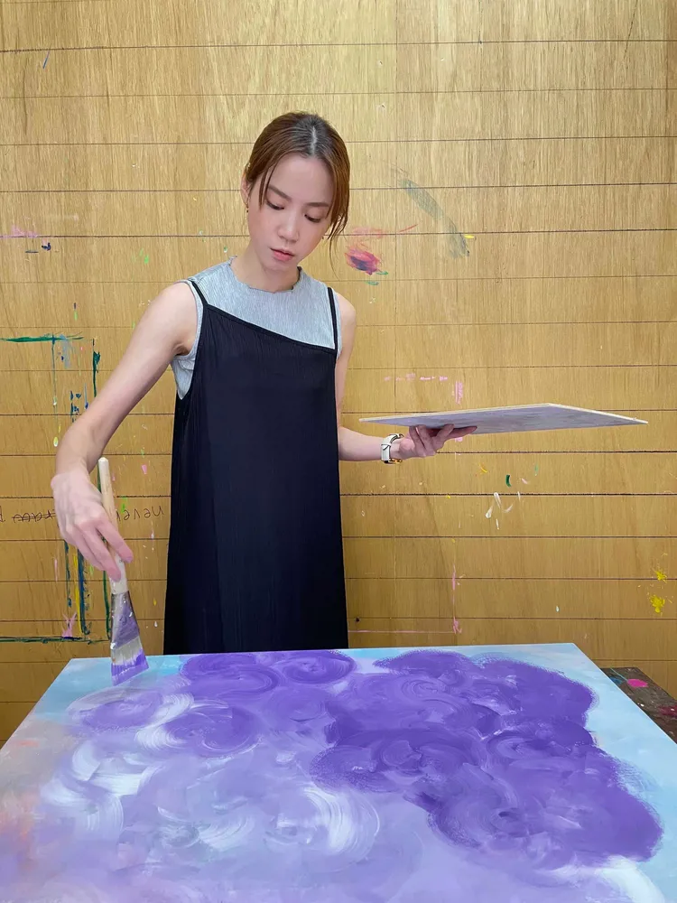 程予希醉心繪畫。34的ㄅㄅ