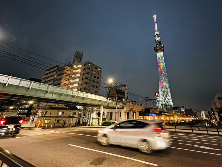 源森橋是捕捉融合水岸倒影、高架鐵道風光與東京晴空塔的絕佳拍攝點。田欣雲攝
