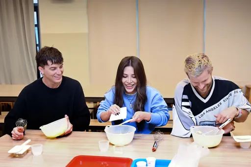 加州樂團LANY體驗台味學做鳳梨酥 金曲歌后艾怡良當地陪