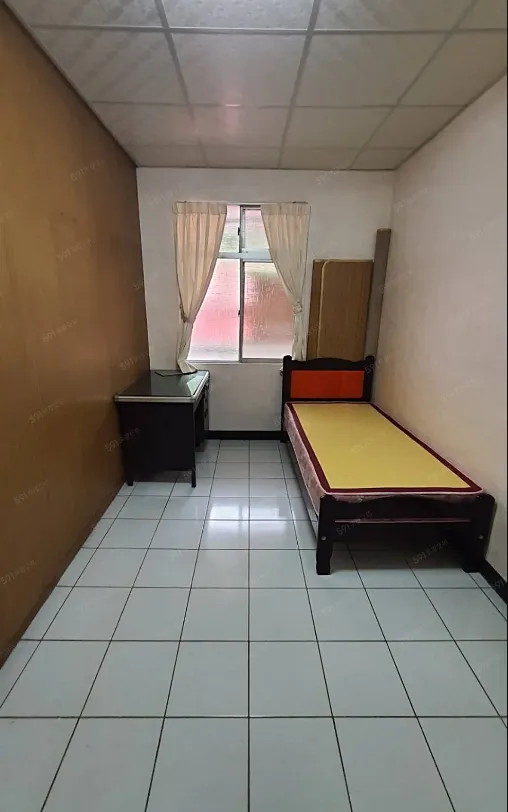 該房屋齡老舊，因此入手後還需要一筆翻新整修費用。翻攝591