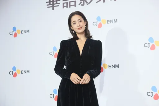 莫允雯單身2年變仙姑 「一手好牌」拴住鄭人碩2小時停不了