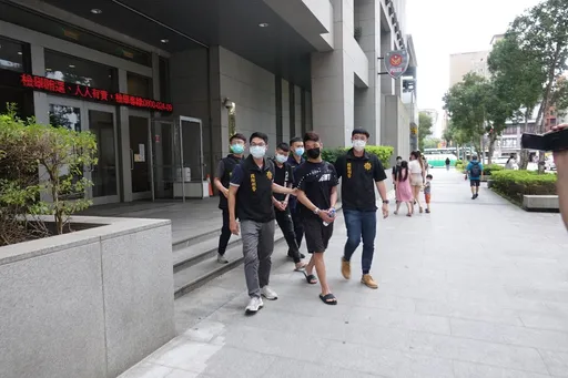 毒咖啡包分裝廠藏身夜市 「禰豆子」包裝引目光!警攻堅逮人