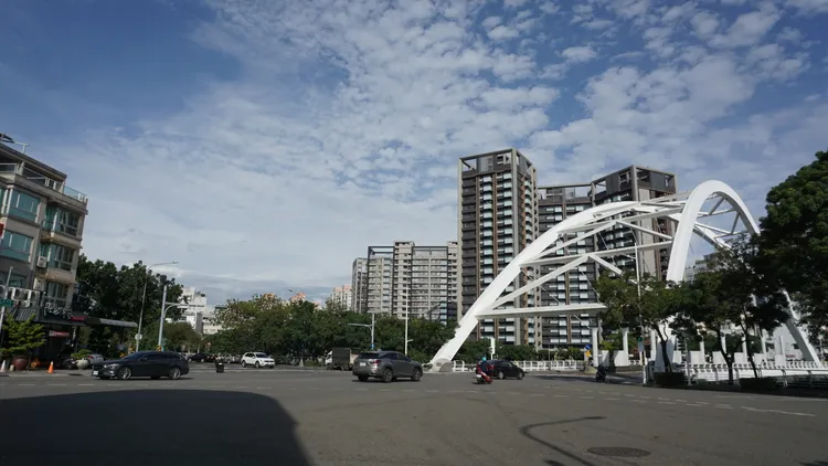 預售屋仍持續創價，但中古屋出現下滑，隨著兩者價差增加，新屋買氣可能將面臨衝擊。葉家銘攝