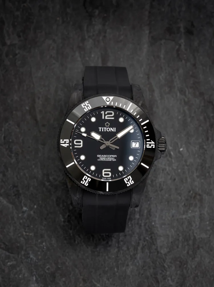 Seascoper Carbon-tech科技黑潛水錶，9萬9000元。品牌提供