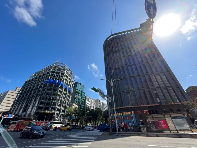 全球景氣下滑，房市買氣跟著衰退。楊明峰攝