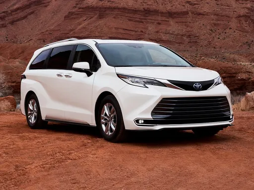 這款237萬進口車不分藍綠 陳時中蔣萬安的保母車有這3大特色