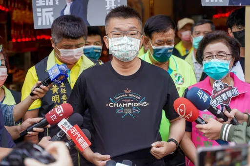 中信兄弟二連霸 蔡其昌穿上台灣大賽冠軍戰T拚逆轉勝