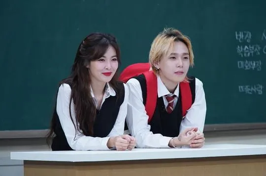 泫雅(左)和Dawn還曾一起上綜藝《認識的大哥》談戀愛過程。