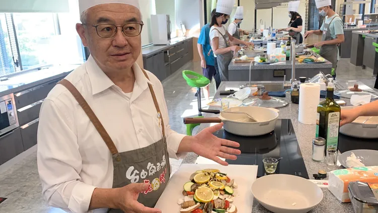 台中魚市場總經理黃瑞呈說，希望透過教作魚料理課程，讓國人更認識台灣本土養殖魚文化。曾雪蒨攝