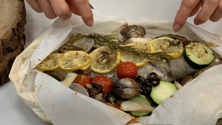 法式紙包午仔魚新鮮上桌。曾雪蒨攝