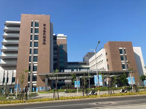 屏東榮總今啟用!28科每周223診次 蔡英文曝潘孟安為它「對我講話大聲」