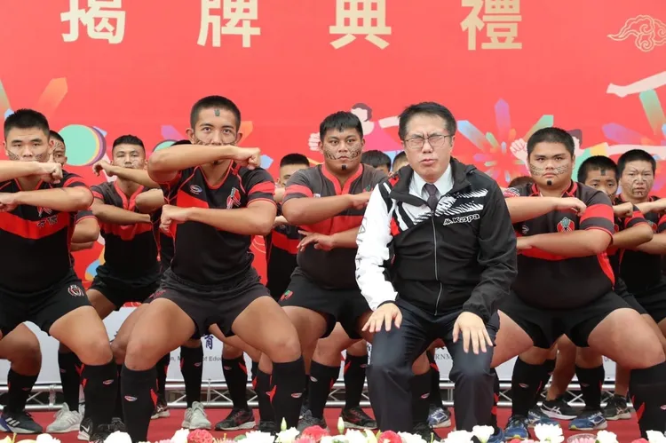 不計形象，讓市民看到最真的自己。市府提供