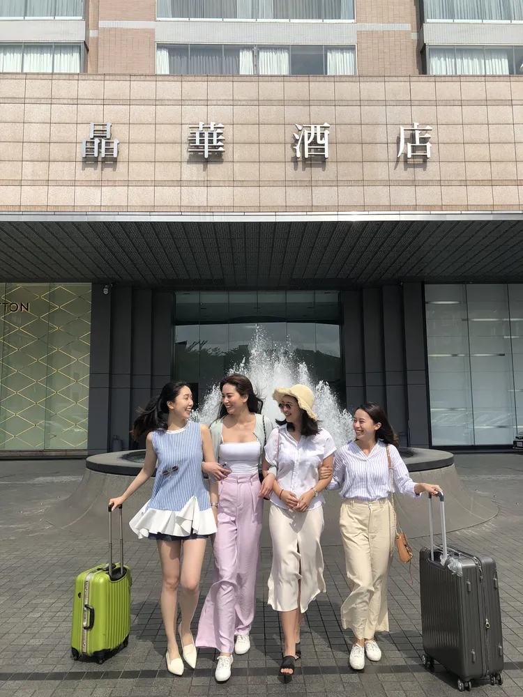 晶華「鵬程『兩』萬里」住宿專案每房每晚9900元起，即享20000「亞洲萬里通」里數。晶華酒店提供