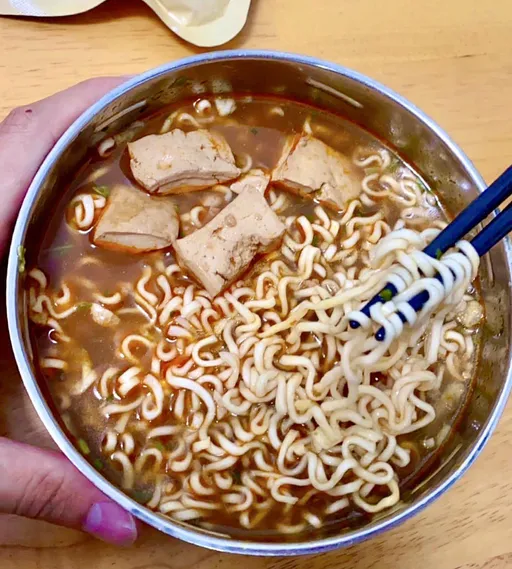 泡麵「料包」先後放有差?網推男神版:最香!