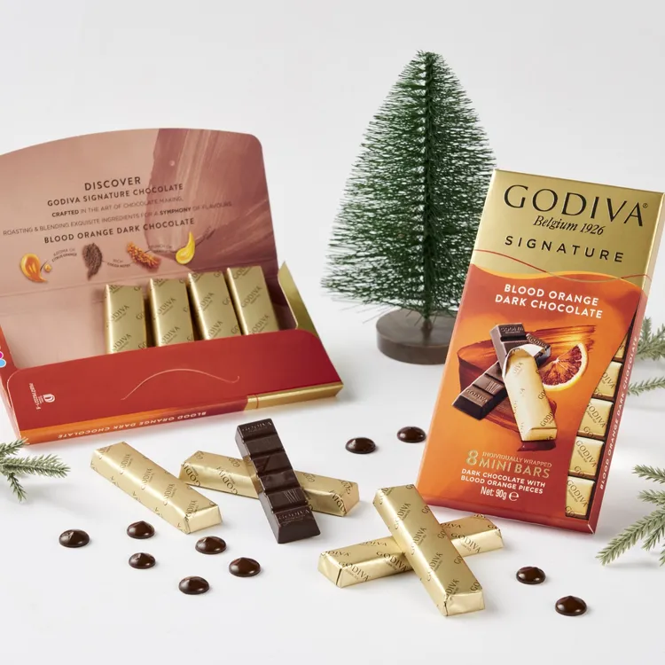 GODIVA醇享系列血橙黑巧克力是今年新品，橙香清新酸甜與黑巧克力的苦甜絕妙搭配。業者提供