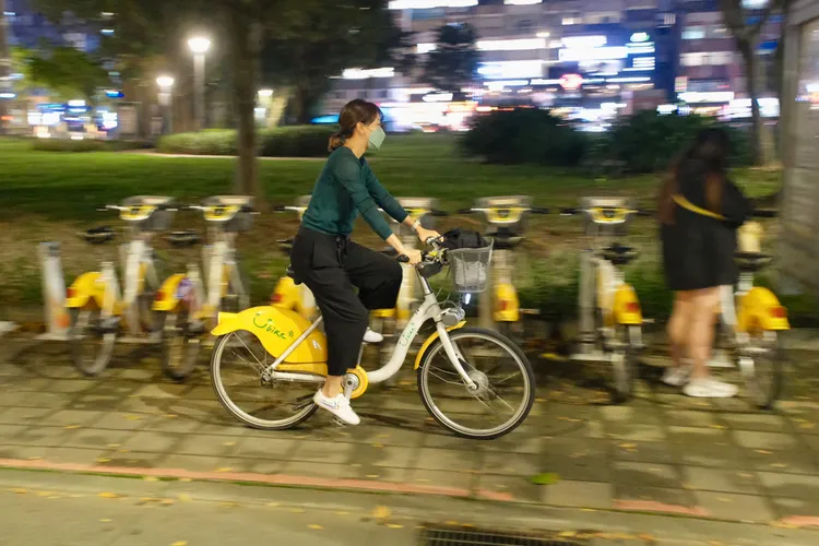 12/3起北市全面汰換為YouBike 2.0。陳志淵攝