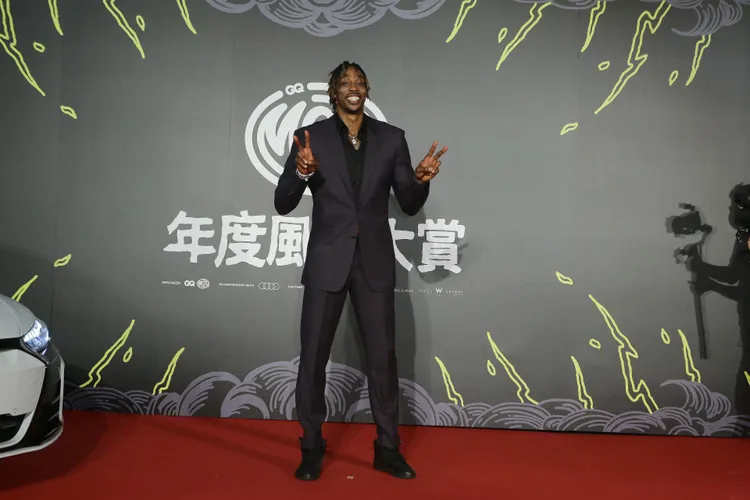 魔獸現身信義區吸引眾多球迷到場。朱世閎攝