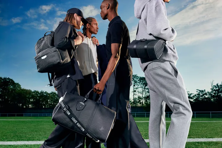 LV針對本屆2022卡達世界盃，端上5款極具收藏價值的黑色Taurillon皮件。品牌提供