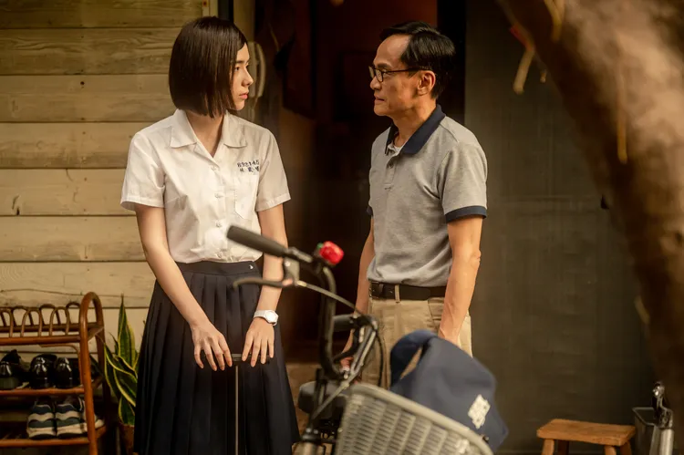 林奕嵐（左）劇中被陳以文性侵，試戲時她就崩潰痛哭。Netflix提供