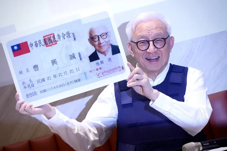 曹興誠日前爆料蔣萬安在矽谷當律師只是「打雜的」。林林攝