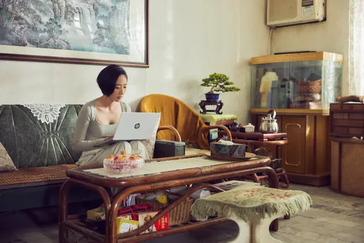 桂綸鎂隔15年《不能說的秘密》雙女神合體 爆乳、捲毛過招曾愷玹