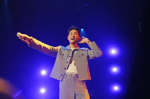 周兴哲世界巡回演唱会首度唱进美国 暖唱2首英文限定曲宠粉