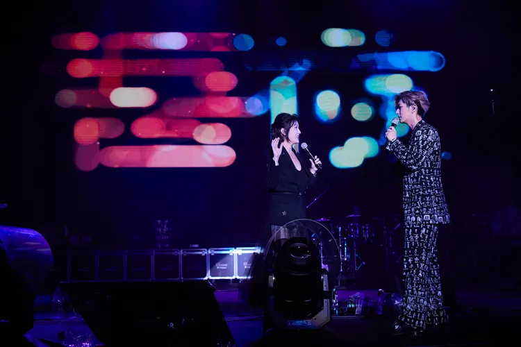 炎亞綸（右）和苗可麗深夜開唱。吾夜Soul Fun生活節提供