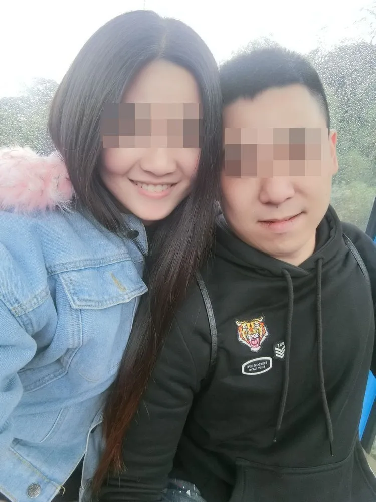 陳女和未婚夫合影。陳父提供